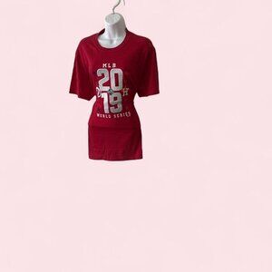MLB Men's Red and Burgundy T-shirt